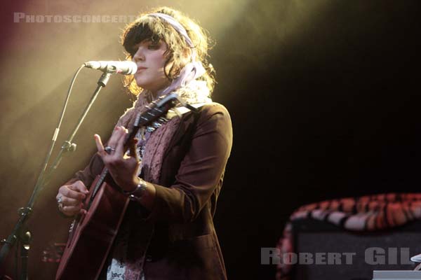 SOKO - 2008-11-15 - PARIS - La Cigale - 